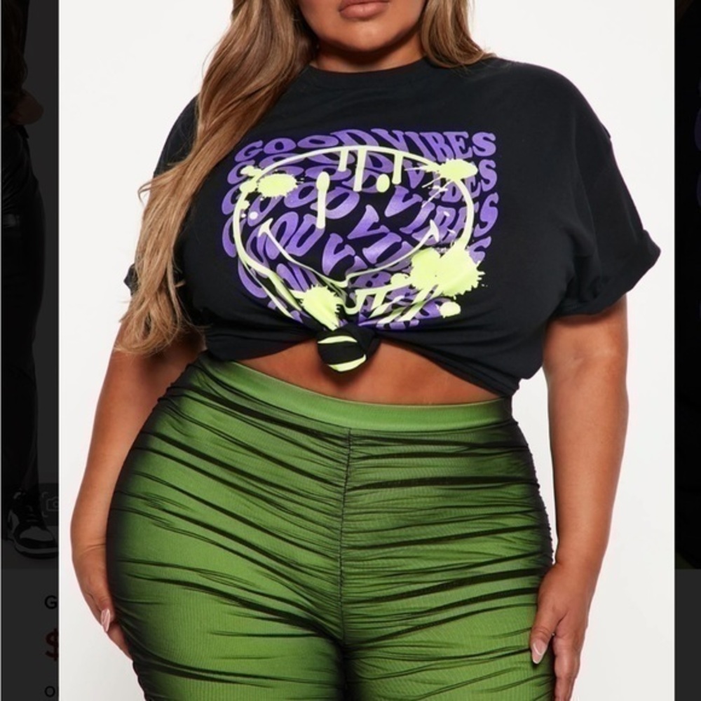 SMILEY ORIGINALS Good Vibes World Tee BLack / multi size large